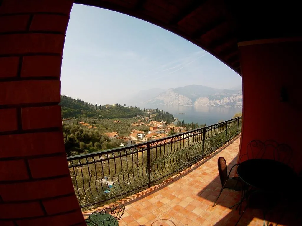 Red House Conditioned Whit Pool Enchanting Lake View Malcesine İtalya