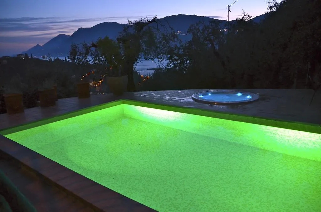 Apartamento Red House Conditioned Whit Pool Enchanting Lake View Malcesine Italia