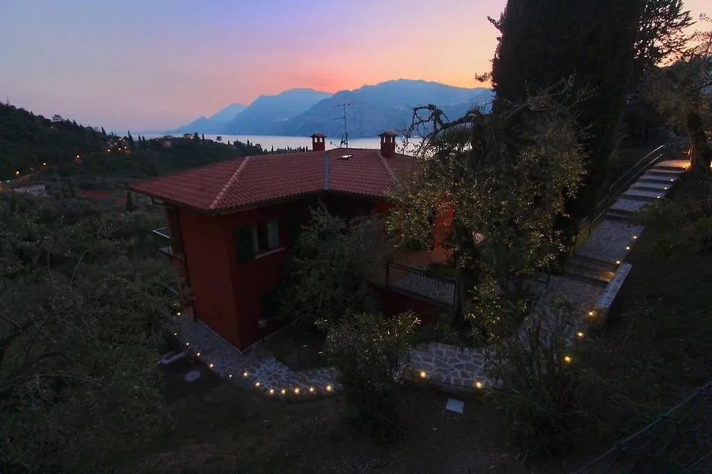 Red House Conditioned Whit Pool Enchanting Lake View Malcesine 0*,  Italia