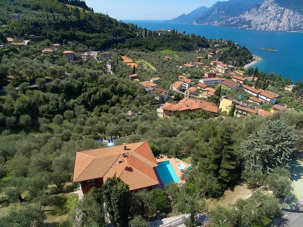 Red House Conditioned Whit Pool Enchanting Lake View Malcesine
