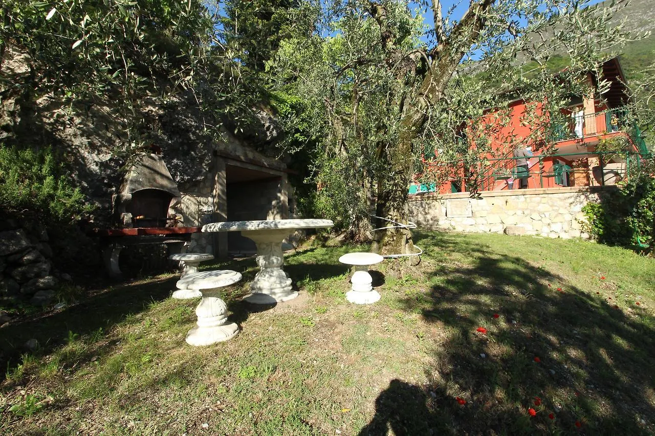 Apartamento Red House Conditioned Whit Pool Enchanting Lake View Malcesine Italia